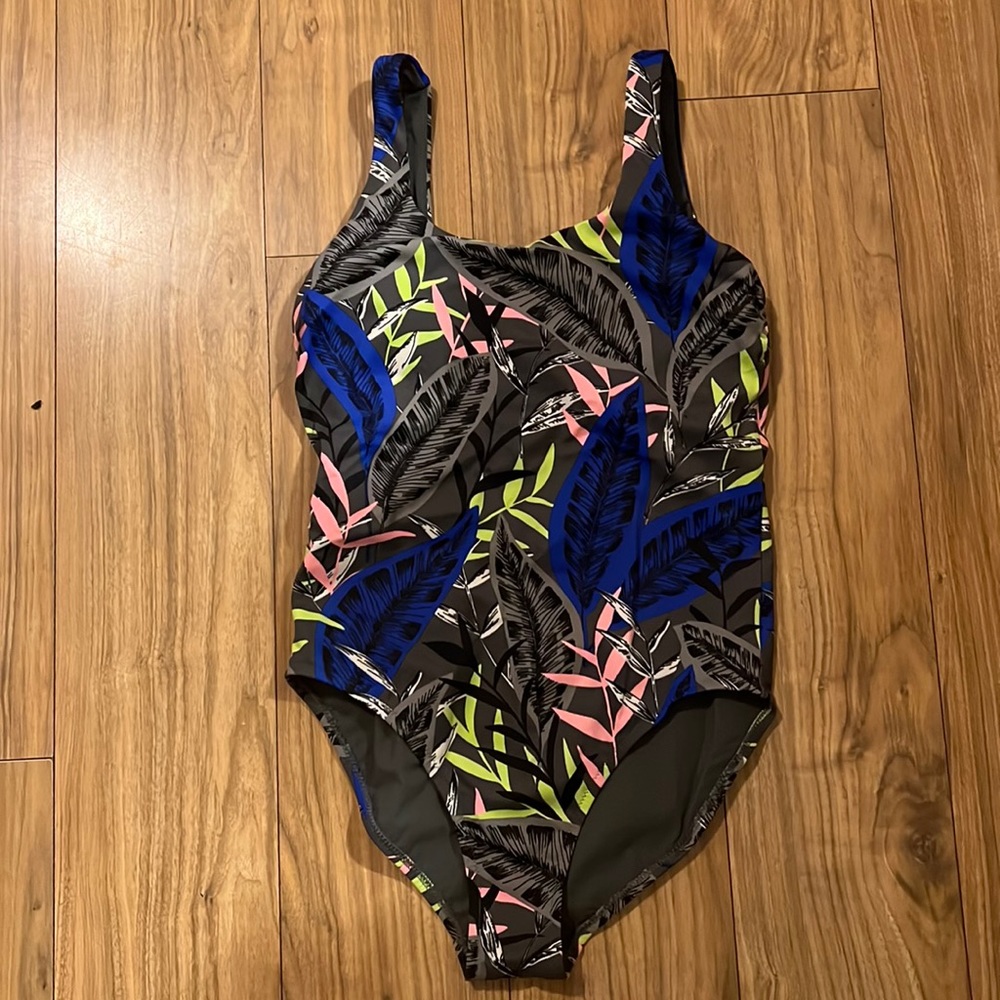 Athlete swimsuit size small with built in bra